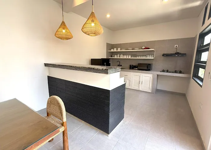 Kas Legian - 6 Bedroom Семиньяк