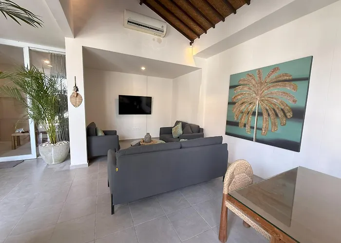 Kas Legian - 6 Bedroom Семиньяк