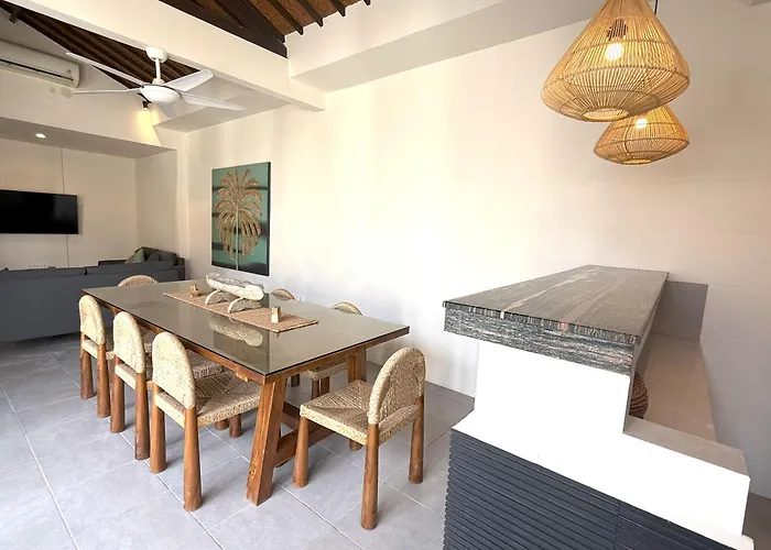 Kas Legian - 6 Bedroom * Семиньяк