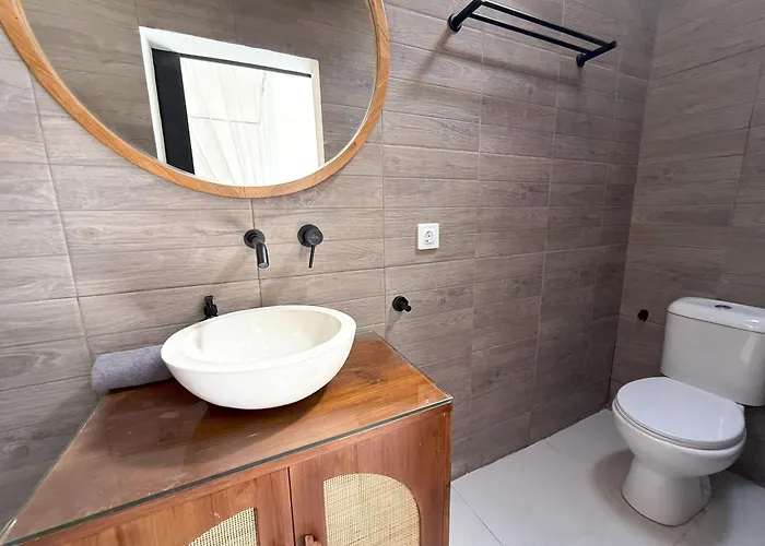 Kas Legian - 6 Bedroom Вилла Семиньяк