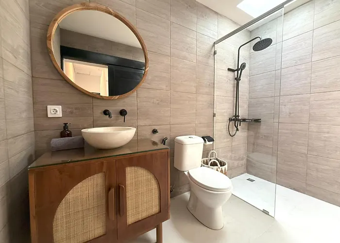Kas Legian - 6 Bedroom Семиньяк